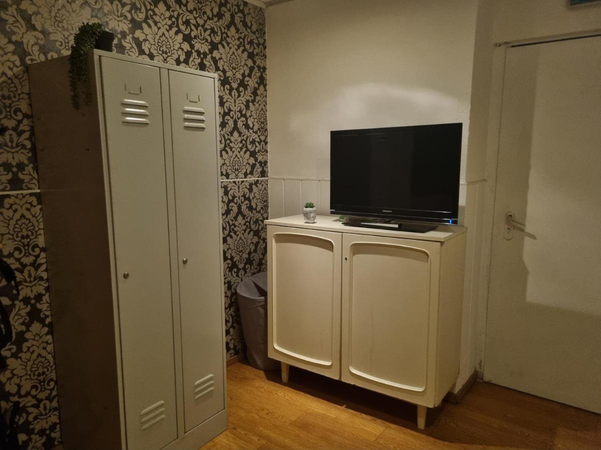 Ferienwohnung Kleines Wohnstudio Wien Exterior foto